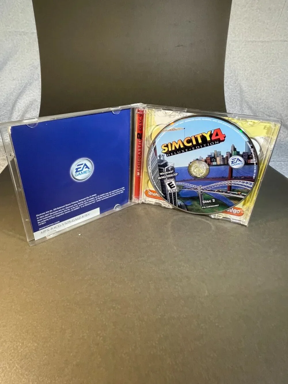 Sim City 4 Deluxe Edition CD 2-disc set (40)